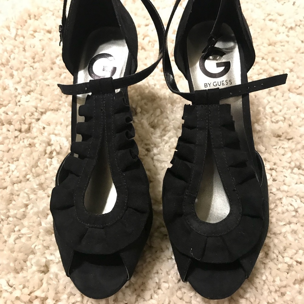 GUESS heels 8.5